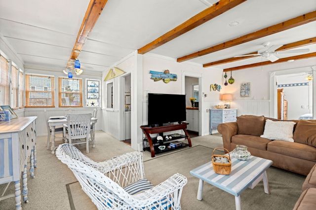 9 58th St, Newburyport, MA 01950