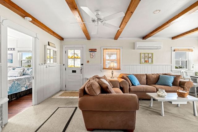 9 58th St, Newburyport, MA 01950