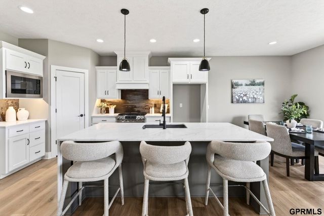 20126 U Street, Omaha, NE 68135
