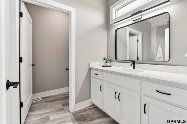 20126 U Street, Omaha, NE 68135