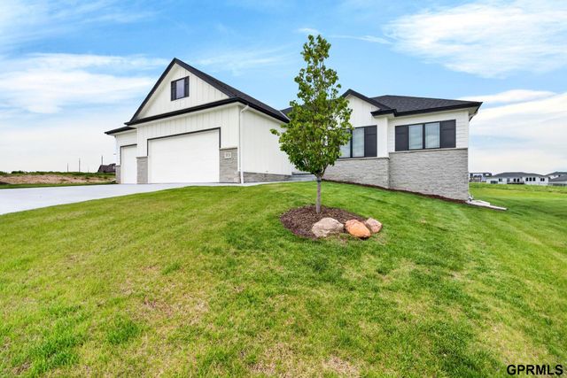 20126 U Street, Omaha, NE 68135