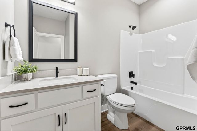 20126 U Street, Omaha, NE 68135