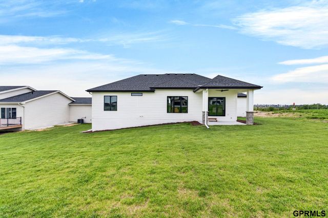 20126 U Street, Omaha, NE 68135
