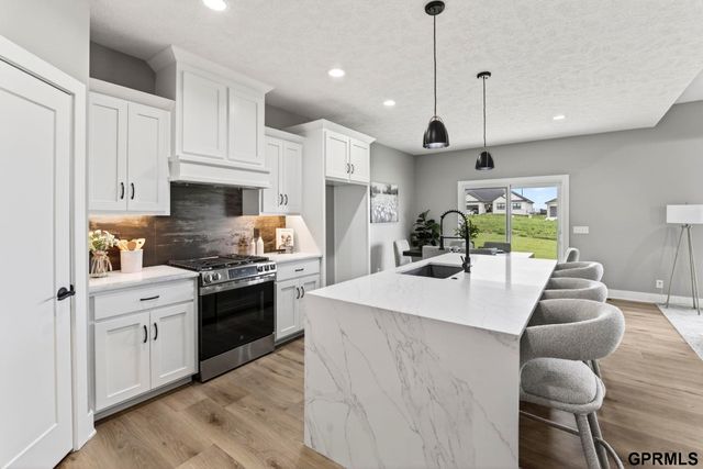 20126 U Street, Omaha, NE 68135