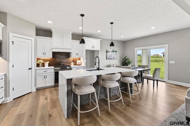 20126 U Street, Omaha, NE 68135