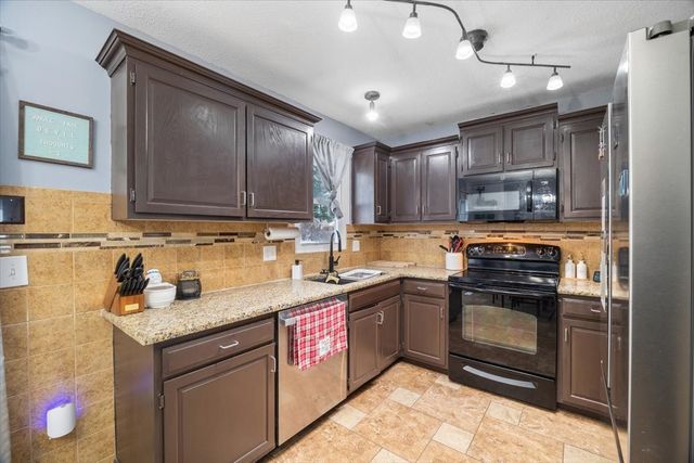 4838 Candlewick Drive, Norwalk, IA 50211