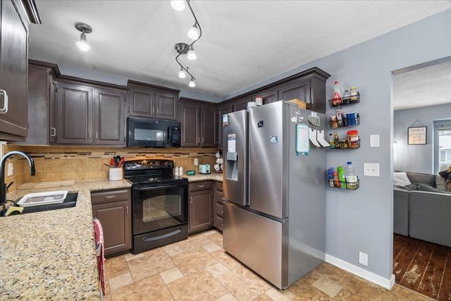 4838 Candlewick Drive, Norwalk, IA 50211