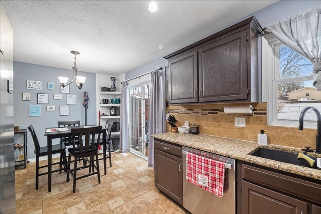 4838 Candlewick Drive, Norwalk, IA 50211