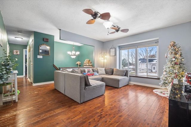 4838 Candlewick Drive, Norwalk, IA 50211