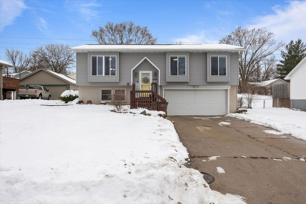 4838 Candlewick Drive, Norwalk, IA 50211