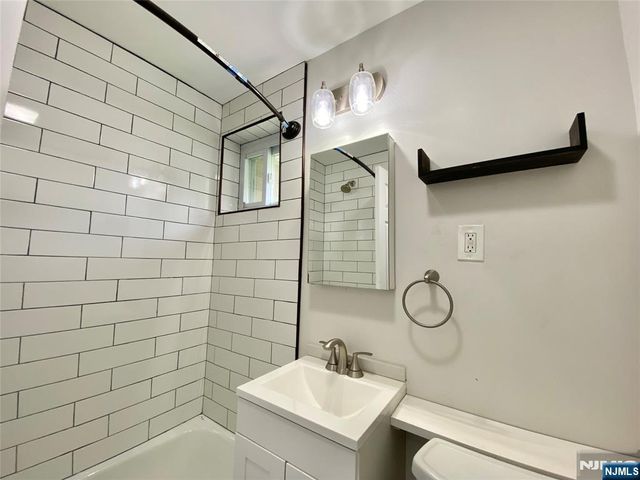 50 Jefferson Avenue, Hasbrouck Heights, NJ 07604