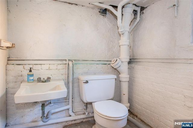 50 Jefferson Avenue, Hasbrouck Heights, NJ 07604