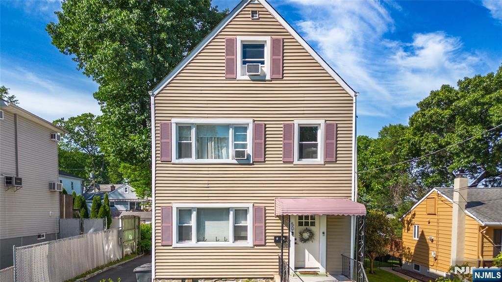 50 Jefferson Avenue, Hasbrouck Heights, NJ 07604