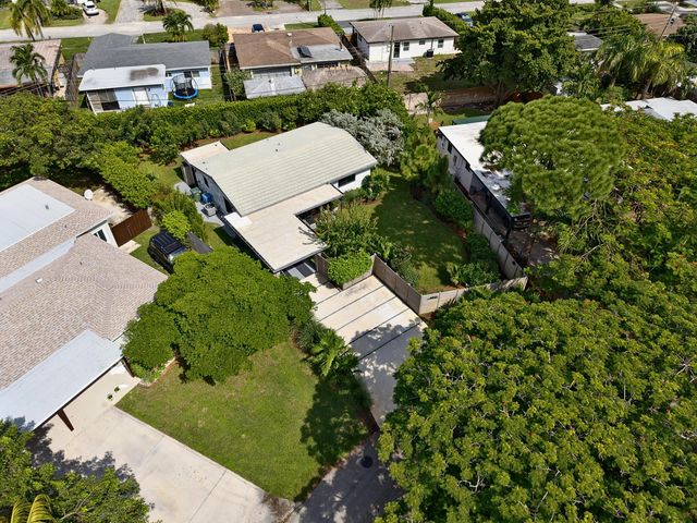 4850 NE 5TH Avenue, Oakland Park, FL 33334