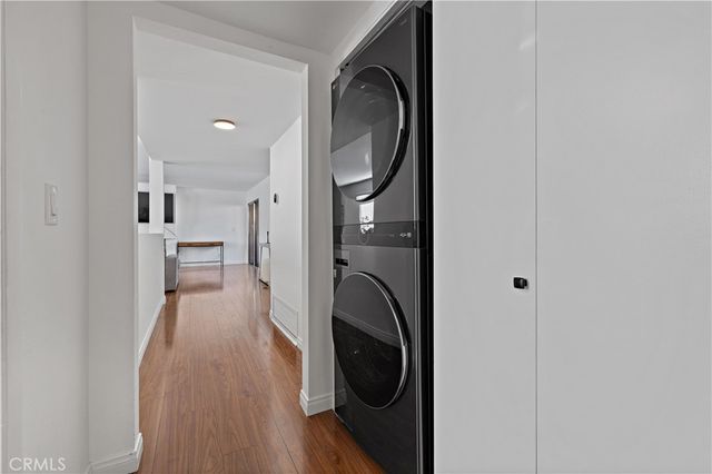 15080 Victory 205, Van Nuys, CA 91411