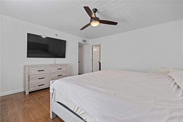 15080 Victory 205, Van Nuys, CA 91411