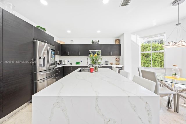 6933 NW 104th Ct 6933, Doral, FL 33178