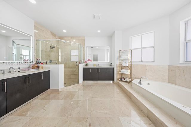 6933 NW 104th Ct 6933, Doral, FL 33178