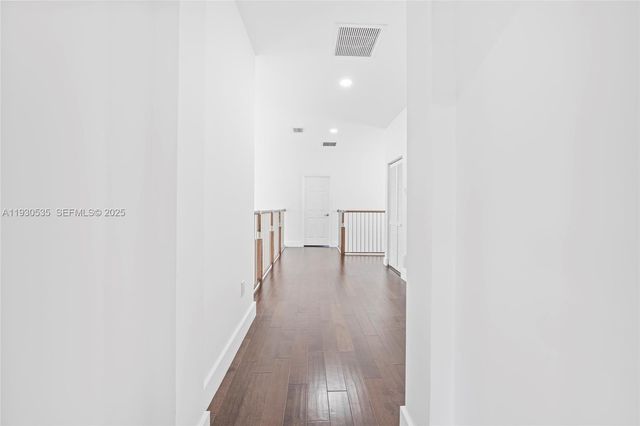 6933 NW 104th Ct 6933, Doral, FL 33178