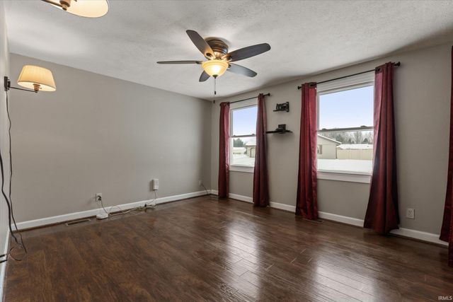 14666 Mill Valley Lane, Granger, IN 46530