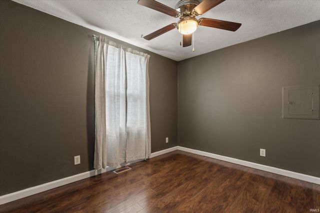 14666 Mill Valley Lane, Granger, IN 46530