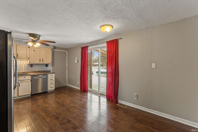 14666 Mill Valley Lane, Granger, IN 46530