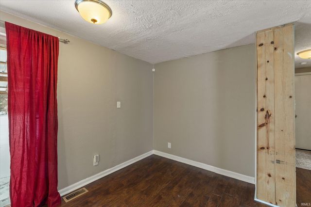 14666 Mill Valley Lane, Granger, IN 46530