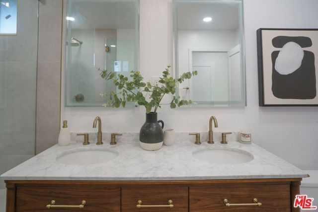 6374 Macal Place, Los Angeles, CA 90068