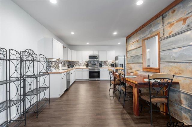 24016 Wildflower Circle, Lindale, TX 75771