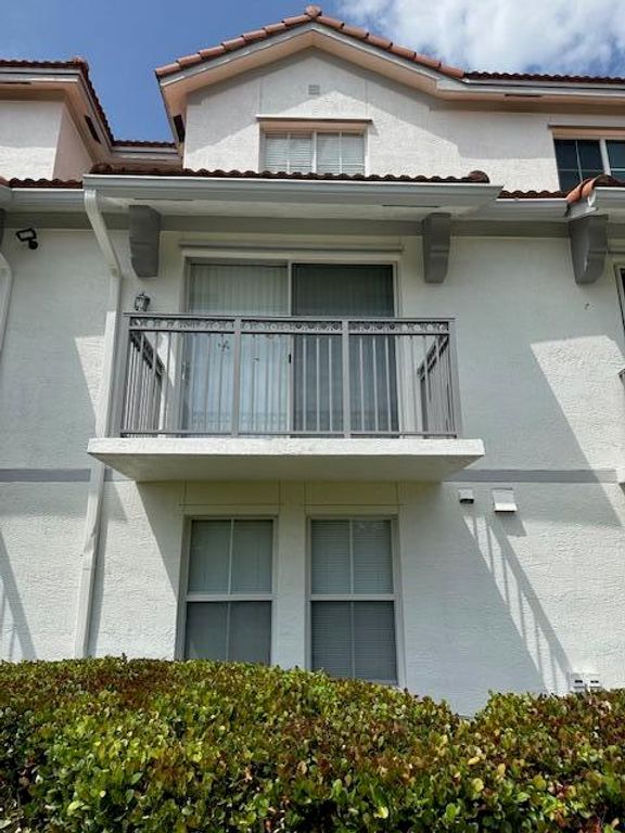 2036 Alta Meadows Lane 1403, Delray Beach, FL 33444