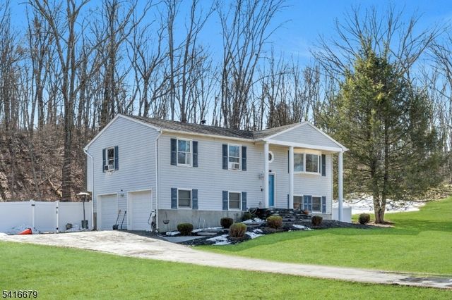 12 August Ln, Wantage Twp., NJ 07461