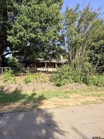 1520 Skidmore Ln., Tyler, TX 75703