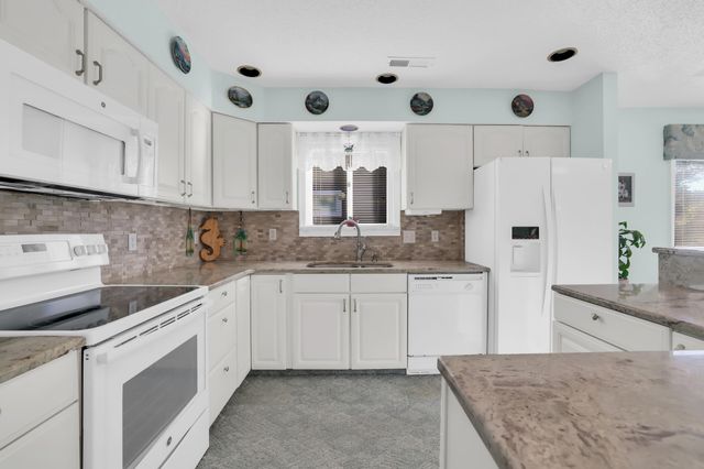 4612 Hedrick St., North Myrtle Beach, SC 29582