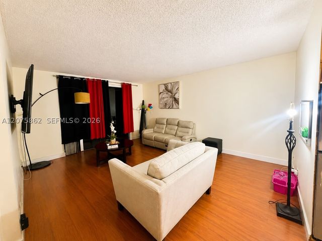 3730 Inverrary Dr 3B, Lauderhill, FL 33319