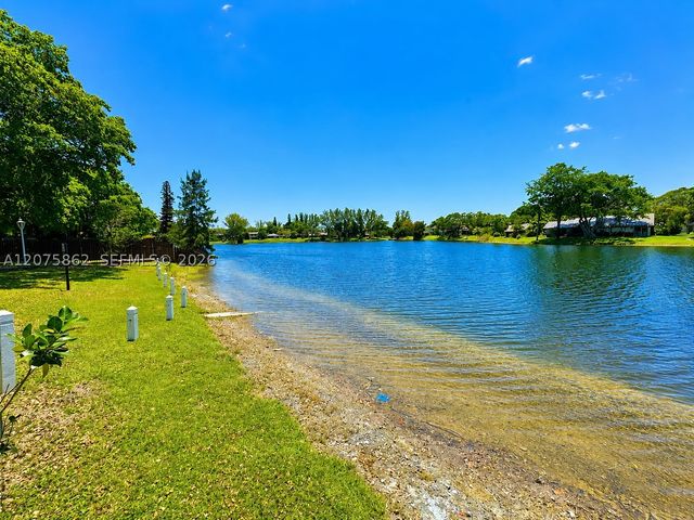 3730 Inverrary Dr 3B, Lauderhill, FL 33319