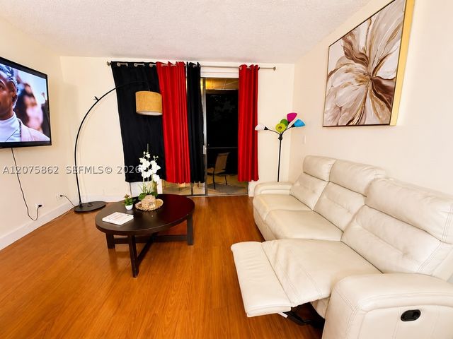 3730 Inverrary Dr 3B, Lauderhill, FL 33319