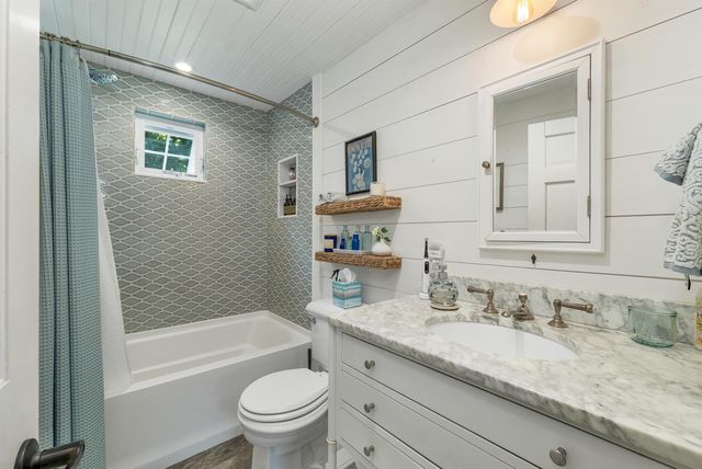 506 N Main Street, Wolfeboro, NH 03894