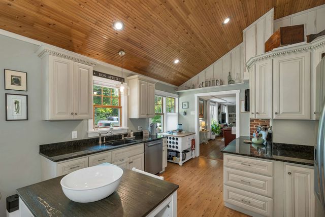 506 N Main Street, Wolfeboro, NH 03894