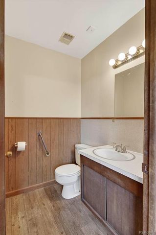 206 N Grinnell Street, Jackson, MI 49202