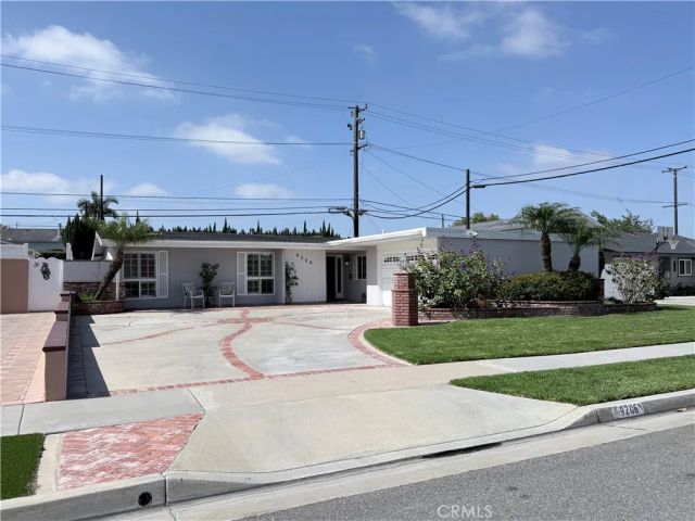 9206 La Colonia Avenue, Fountain Valley, CA 92708