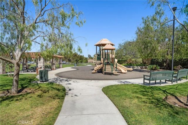 9206 La Colonia Avenue, Fountain Valley, CA 92708