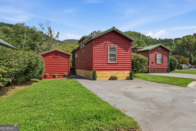 446 River Vista Drive, Dillard, GA 30537