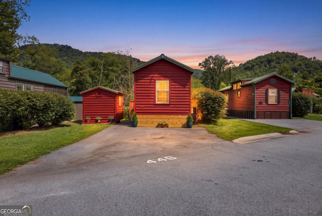 446 River Vista Drive, Dillard, GA 30537