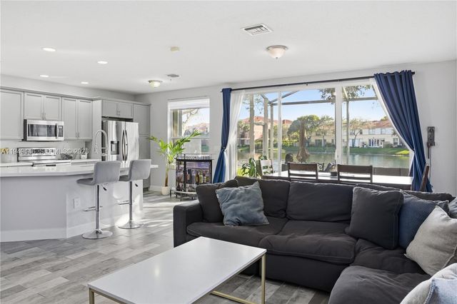 16290 SW 47th Mnr, Miramar, FL 33027