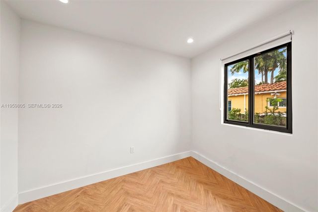 349 NE 117th St, Miami, FL 33161