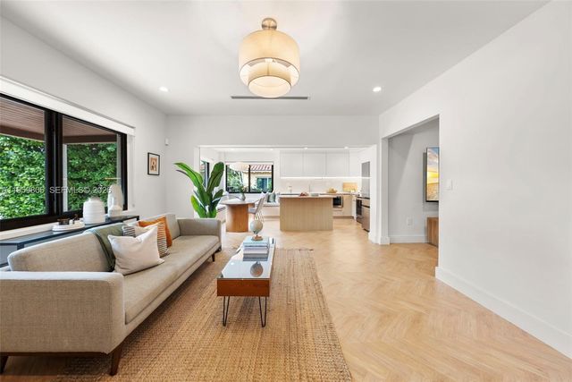 349 NE 117th St, Miami, FL 33161