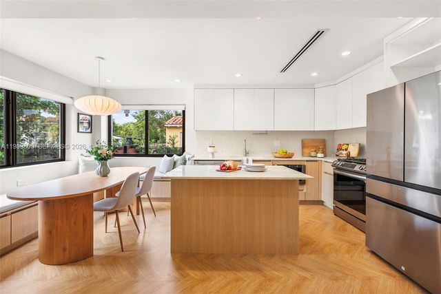 349 NE 117th St, Miami, FL 33161