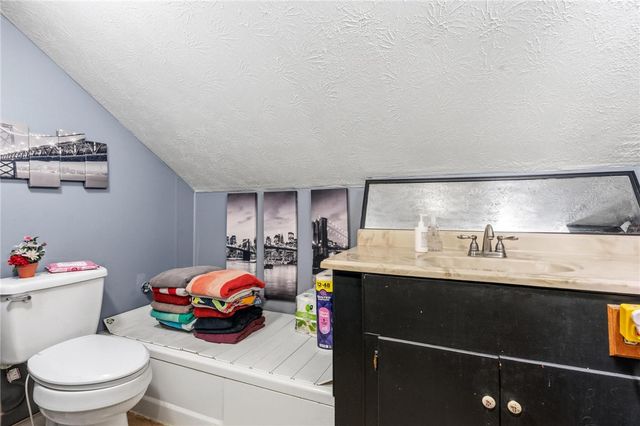 626 W Crescent Lane, Franklin, OH 45005