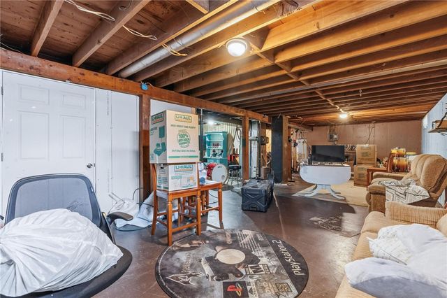 626 W Crescent Lane, Franklin, OH 45005
