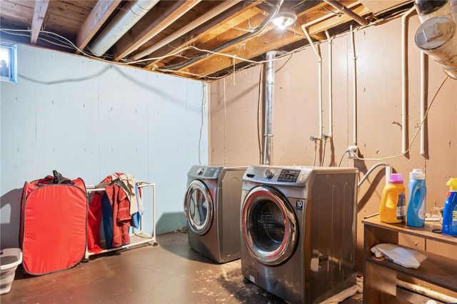 626 W Crescent Lane, Franklin, OH 45005